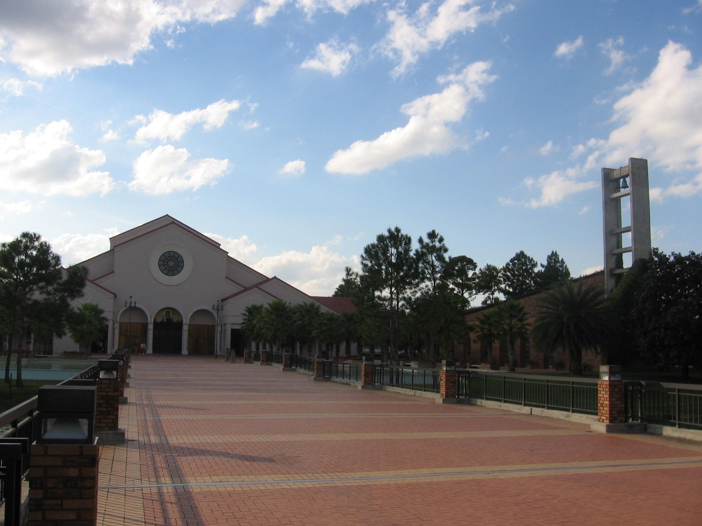 Basílica de María Reina del Universo